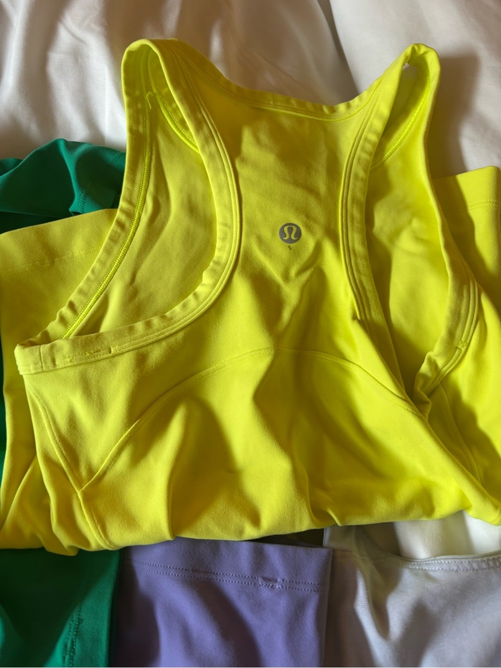Lot of 5 small 2,4 lulu lemon tops and bras